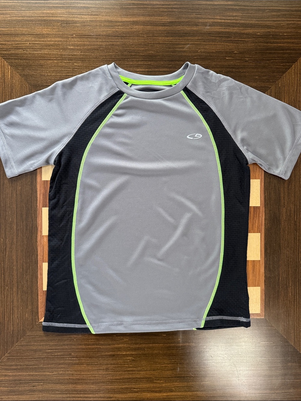 Champion DuoDry boys short sleeve gray t-shirt size M 8-10.